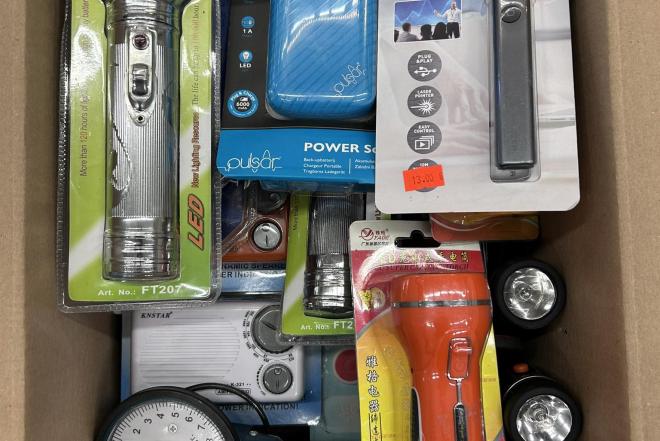 Įvairių elektronikos prekių išpardavimas-0