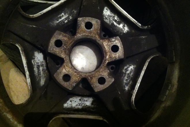 Mercedes Benz vokiski RIAL DB500 R15 lengvo lydinio ratlankiai su vasarinemis italiskomis padangomis Bridgestone Turanza T001-0