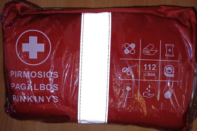 Naujos sudėties pirmos pagalbos rinkinys (vaistinėlė) automobiliams-0