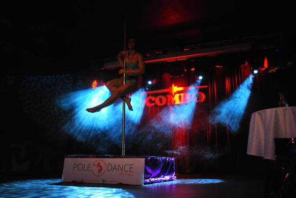 Pole dance pasirodymai (sokiai ant stulpo)-2