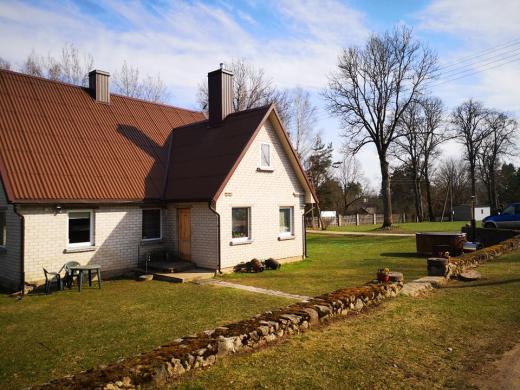 Keičiu sodybą Anykščių rajone į butą Vilniuje-2