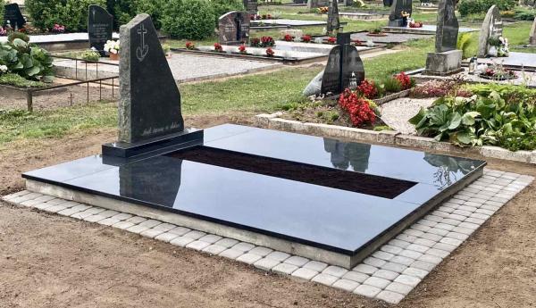 DENGIAME KAPUS GRANITO PLOKŠTĖMIS | Kapo tvarkymas Kaune-1
