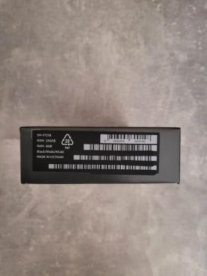 Samsung z flip 4 256gb 8gb RAM 24mėn. garantija-1