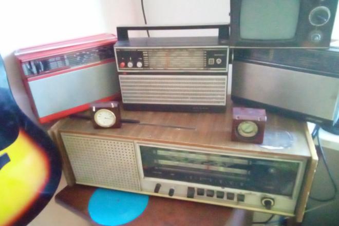 Parduodu senas radijas kolekcininkui vefas 317,vefas216,okeanas, nešiojami veikentis,sena lempine radiją REkord veikentis su patefonų, televizorių šilelis nešiojamas veikentis-0