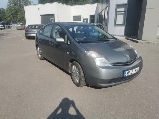 Toyota Prius nuoma (benzinas/dujos/elektra)-0