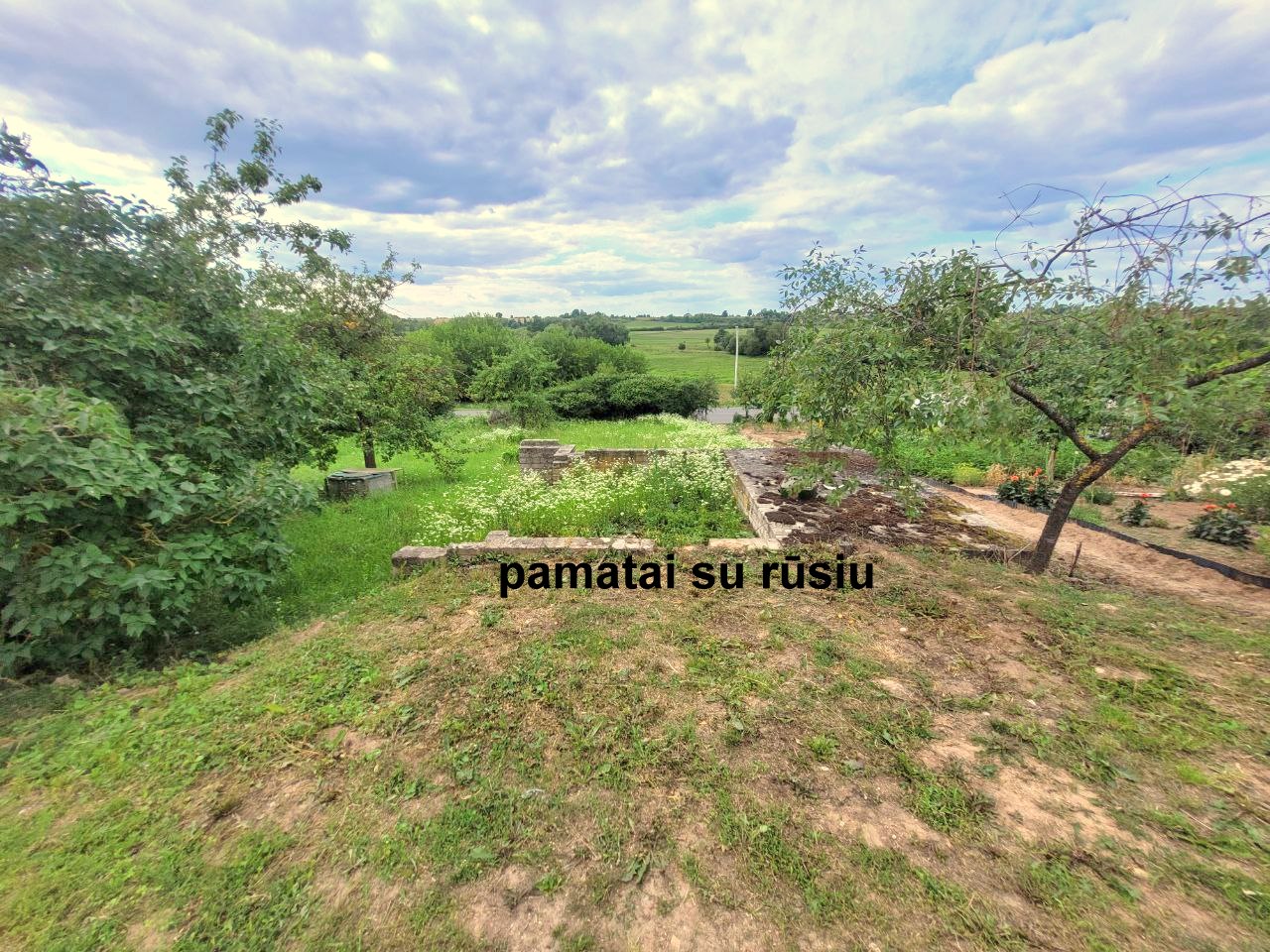 Parduodamas sodas su pamatasi ir rūsiu-0
