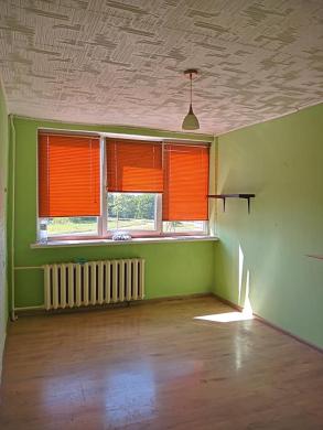 Parduodami du butai su praėjimu vienas į kitą-0