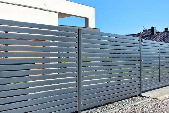 Skardinės žaliuzi ir vertikalios tvoros, vartai-0