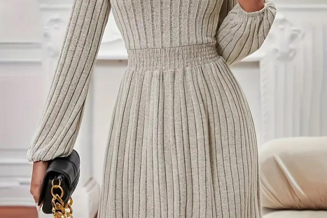 Chaki spalvos elegantiška suknelė ilgomis rankovėmis su rumbuotu juosmeniu 46589-0