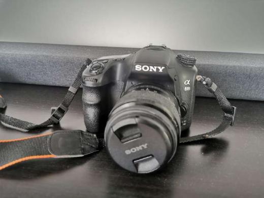 Sony alpha 68-0