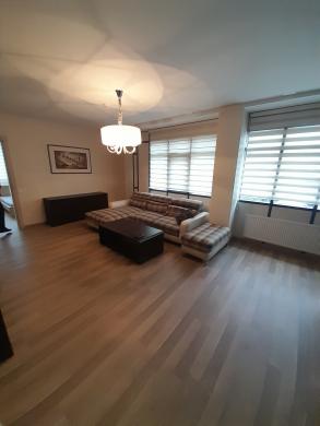 Nuomojamas 82,33 kv.m. 3 kambarių apartamentai Klaipėdos miesto centre-0