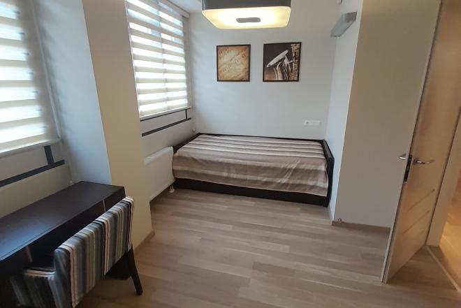 Nuomojamas 74 kv.m. 3 kambarių apartamentai Klaipėdos miesto centre Šaulių g,-0