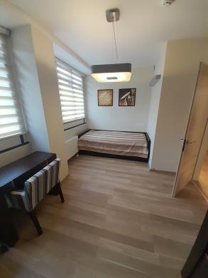 Nuomojamas 74 kv.m. 3 kambarių apartamentai Klaipėdos miesto centre Šaulių g,-0