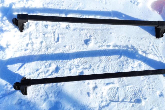 Universalūs stogo "ragų" geležiniai (ne aliuminis) skersiniai-0
