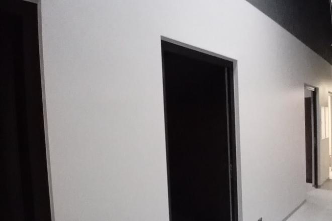 Vidaus sienų tinkavimas kalkiniu cementiniu tinko mišiniu-0