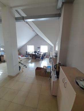 Išnuomojamos 71 kv.m. Patalpos, ofisui, grožio salonui. Senamiestyje Tiltų g.-0