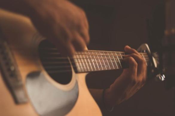 GITAROS MOKYTOJAS (-A) KAUNE (PARUOŠIAME DARBUI GRUPĖSE)-0