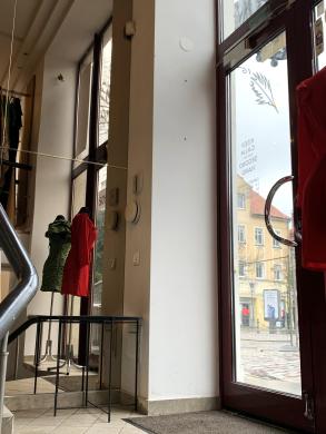 KOMERCINIŲ PATALPŲ NUOMA KLAIPĖDOS SENAMIESTYJE SU PARKAVIMU-1