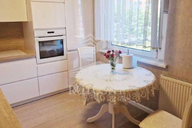 Parduodamas 2-jų kambarių su holu butas Rambyno g.-0