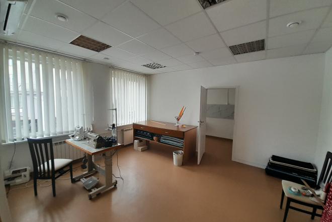 Išnuomojamos 60 kv.m. Patalpos Šaulių g., tinkamos grožio - paslaugų - procedūroms - ofisui. Yra 2 kriauklės-0