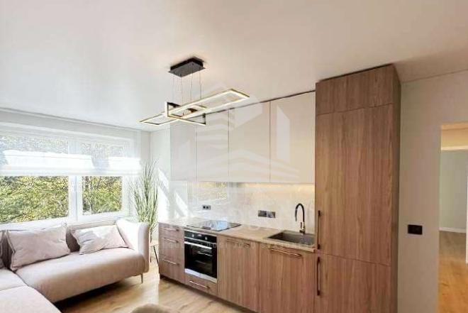 Parduodamas 3-jų kambarių butas Taikos pr.-0