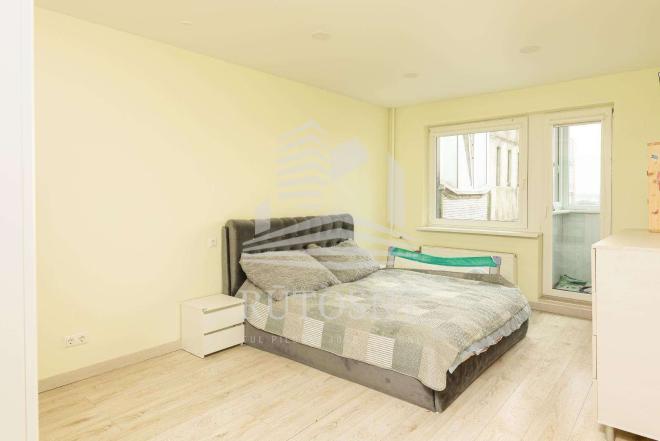 Parduodamas 3-jų kambarių su holu butas Varpų g.-0