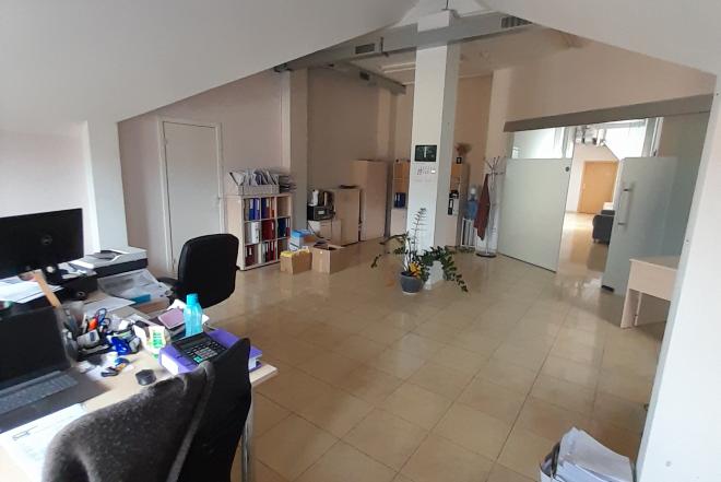 Išnuomojamos 72 kv.m. Patalpos, ofisui, grožio salonui. Senamiestyje Tiltų g.-0