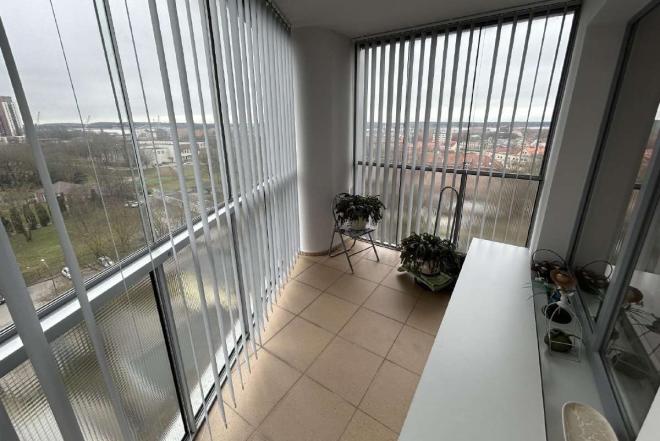 Parduodamas 64 kv.m. 2 kambarių Butas miesto centre Taikos pr.-0