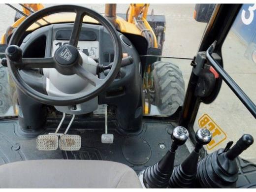 Ekskavatorius-krautuvas JCB 3CX-2