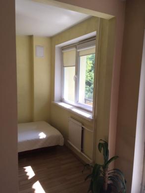 Išnuomoju 2 kambarių butą (3 aukštas 5 aukštų name), netoli Vilniaus centro (netoli Vingio parkas): buitinė technika, baldai.-3