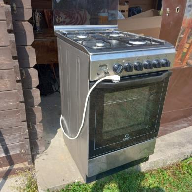 Parduodu dujiu virykle, arkaite elektro : Indesit :-3