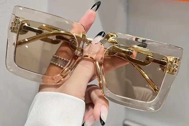 Madingi moteriški akiniai nuo saulės 07501-0