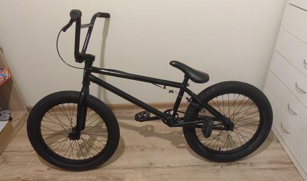 Parduodamas BMX Juodas Dviratis-0