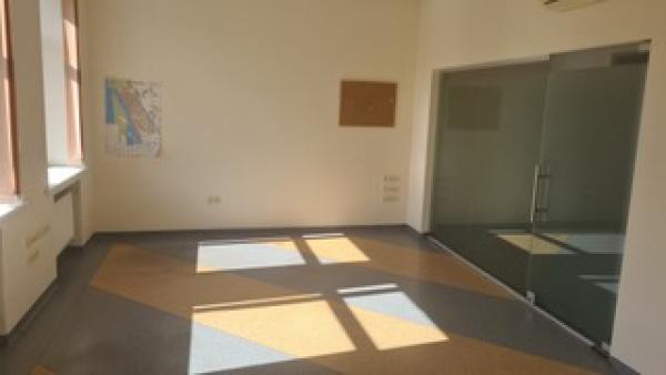 Išnuomojamos 26,52 kv.m. Administracinės patalpos Paryžiaus Komunos g.-0