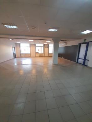 Klaipėdos centre Naujoji Uosto g, išnuomojamos 100 kv.m. ir 133 kv.m. ploto patalpos 1 aukšte-0