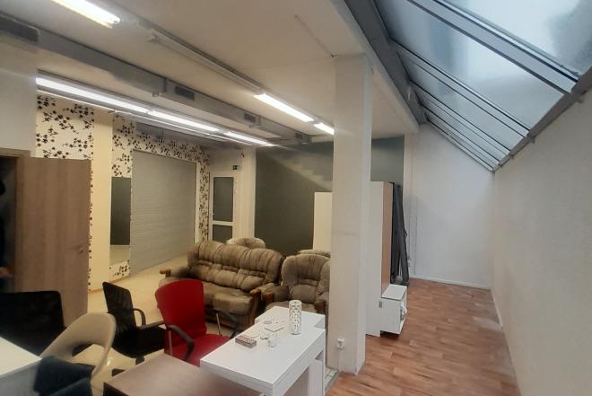 Išnuomojamos 49 kv.m. Patalpos, ofisui, grožio salonui, prekybai. Senamiestyje Tiltų g.-0