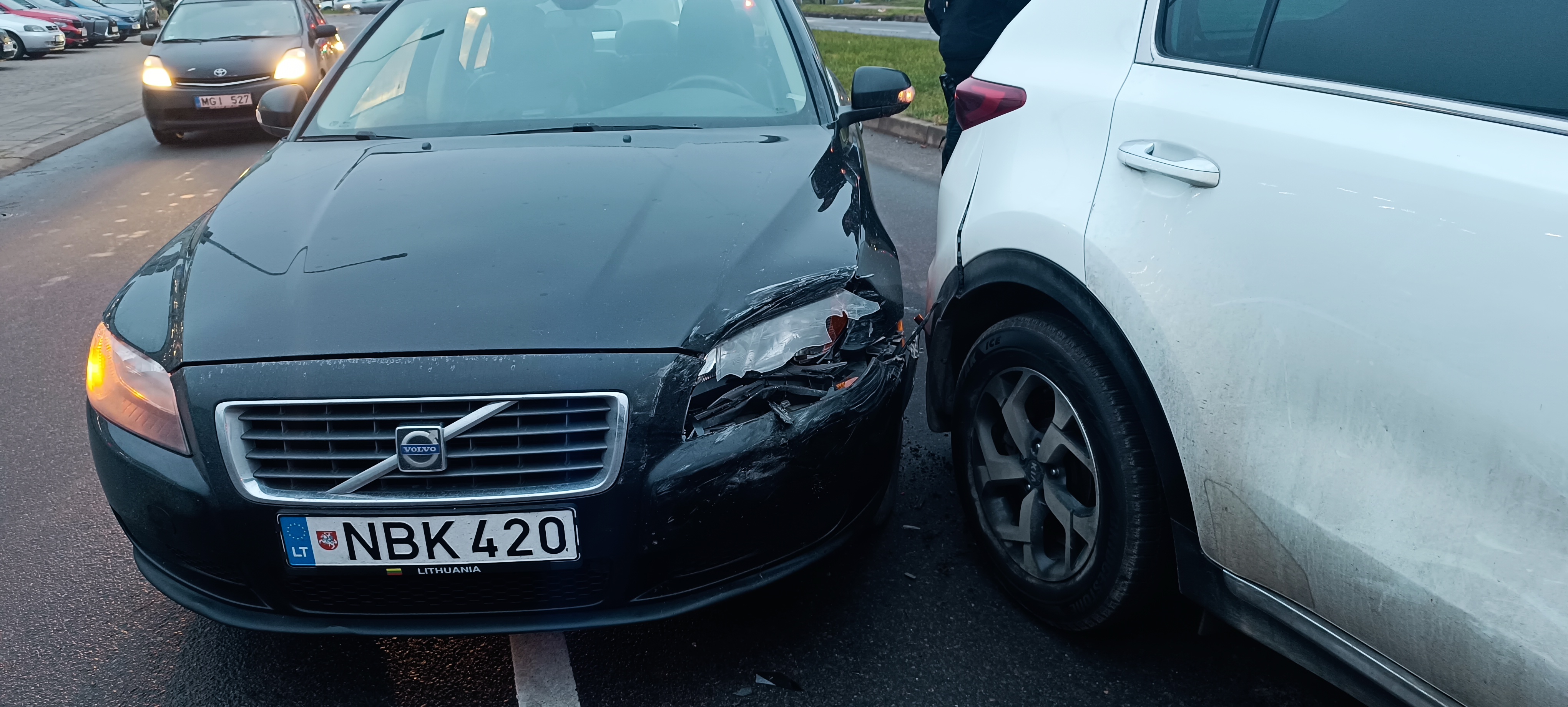 parduodu volvo s80  dauštas kaire pusie-0