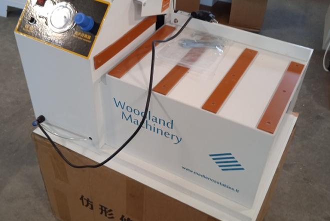 21-09- Kampų užapvalinimo staklės WOODLAND MACHINERY  (naujos)-0