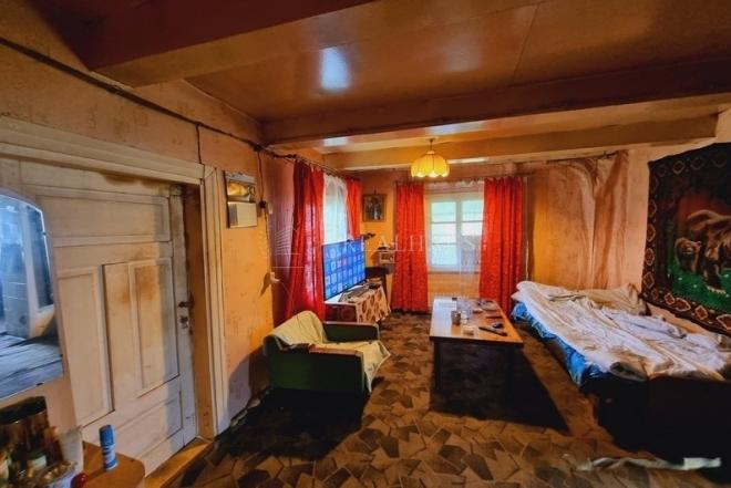 Parduodamas gyvenamasis namas ir žemės sklypas Mantviliškių k.-0