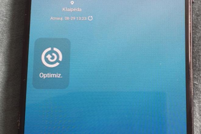 Samsung J530 2017. yra nedidelis skilimas-0