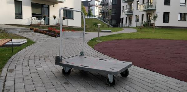 Senų baldų išvežimas , perkraustymo paslaugos , transporto paslaugos 862056777-2