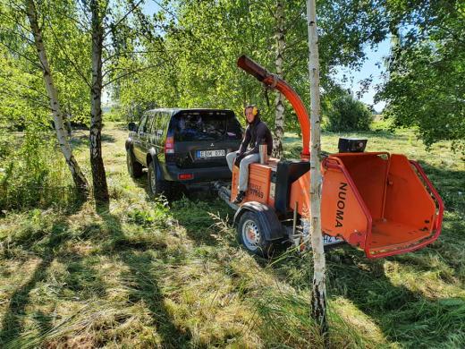 Medienos šakų smulkintuvo nuoma 100 eurų/para!-5