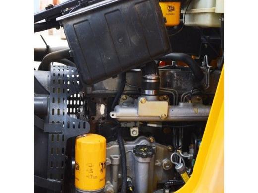 Ekskavatorius-krautuvas JCB 3CX-4