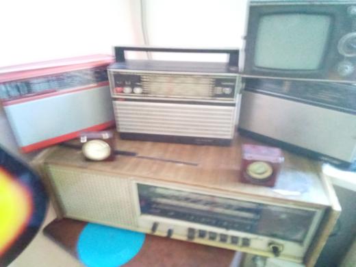 Parduodu senas radijas kolekcininkui vefas 317,vefas216,okeanas, nešiojami veikentis,sena lempine radiją REkord veikentis su patefonų, televizorių šilelis nešiojamas veikentis-7