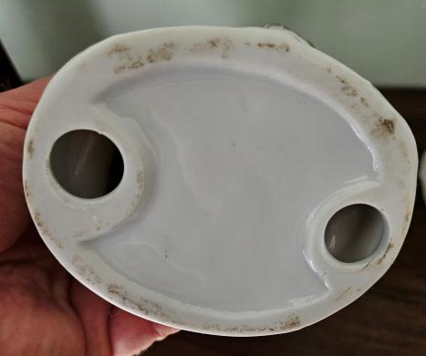 Statulėlė porcelianinė. Rūmų dama. Rokoko stiliaus.-2