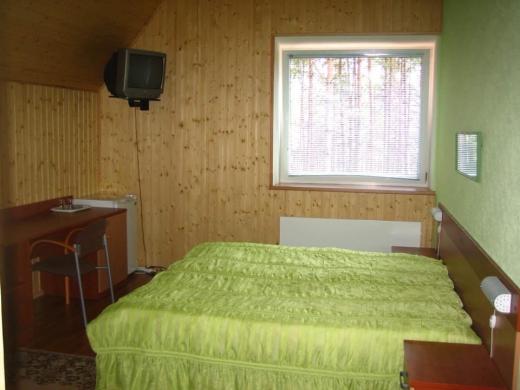 Poilsiavietė 150 vietu.Pirtis ant ežero kranto.34ha žemės.-2