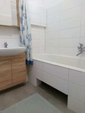 SENAMIESTYJE, TURGAUS G., NEBRANGIAI IŠNUOMOJAMAS VIENAS KAMBARYS-6