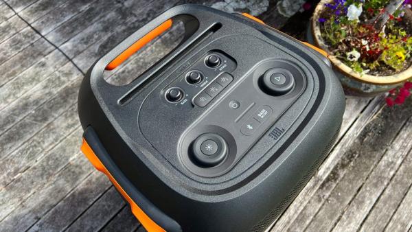 Garso kolonėlės nuoma Klaipėda Jbl Partybox 710-4