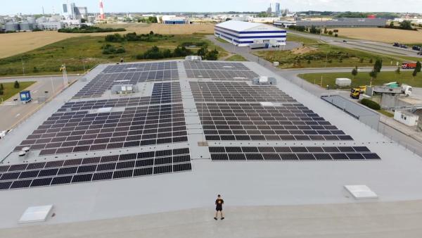 Saulės elektrinių ir elektromobilių stotelių įrengimas-3