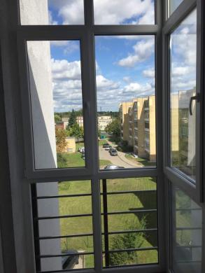 plastikiniai langai durys balkonų stiklinimas vidaus ir šarvo durys roletai žaliuzės-4